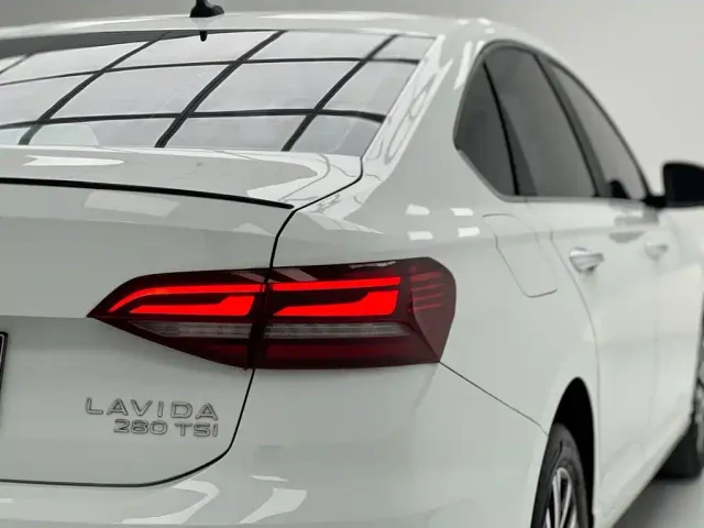 Volkswagen Lavida — Фото автомобиля 18