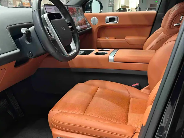 Li Auto L7 — Фото автомобиля 13