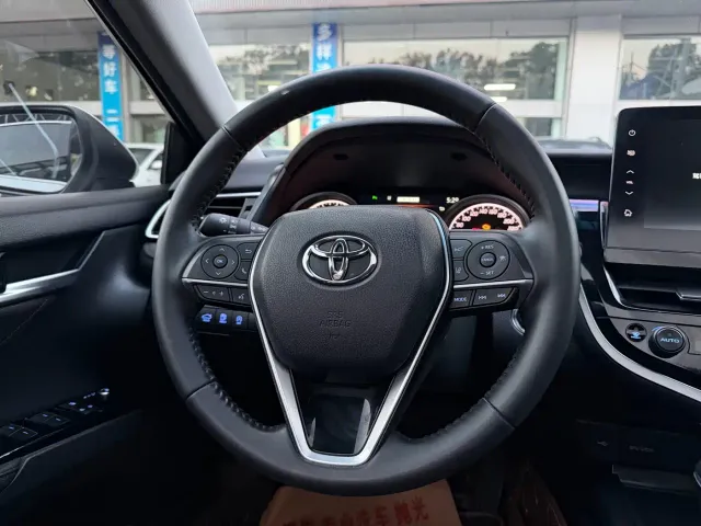 Toyota Camry — Фото автомобиля 10