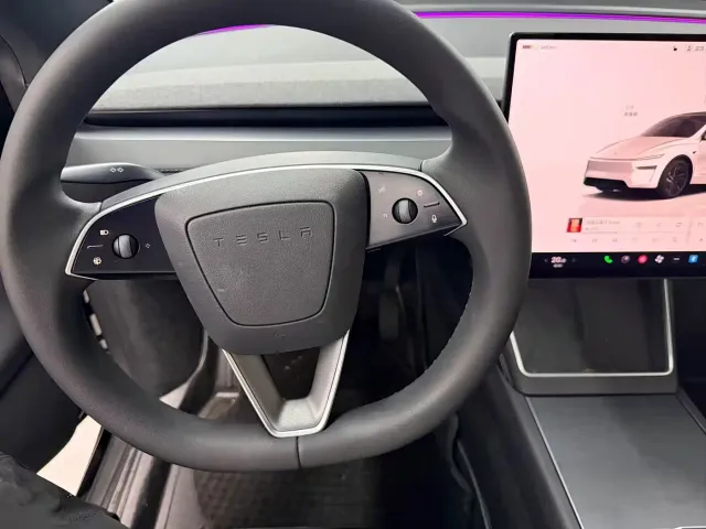 Tesla Model Y — Фото автомобиля 3