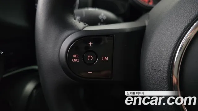 Mini Cooper Cooper 5 дверей Classic Launch Pack — Фото автомобиля 18