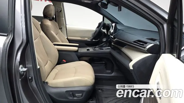 Toyota Sienna — Фото автомобиля 10