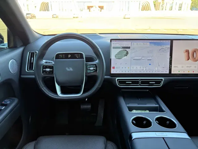 Li Auto Li L8 2023 Pro — Фото автомобиля 8