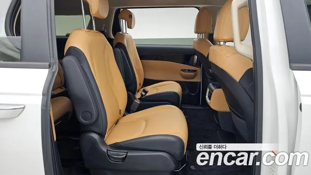 Kia Canival Carnival 4 поколение 9 мест Prestige — Фото автомобиля 11