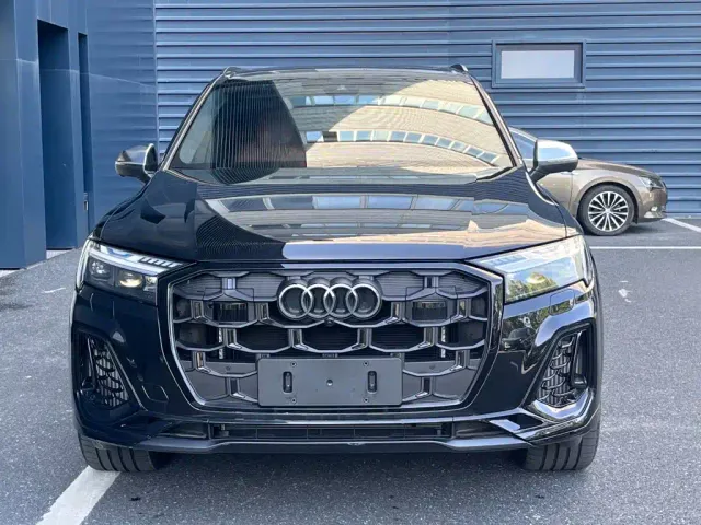 Audi SQ7 — Фото автомобиля 2