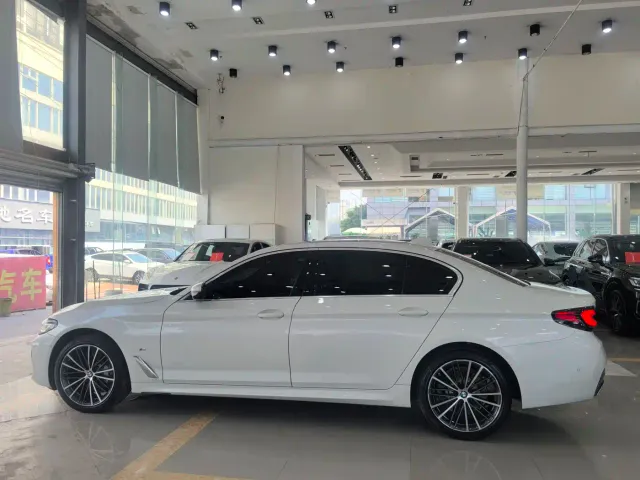 BMW 5 Series — Фото автомобиля 7