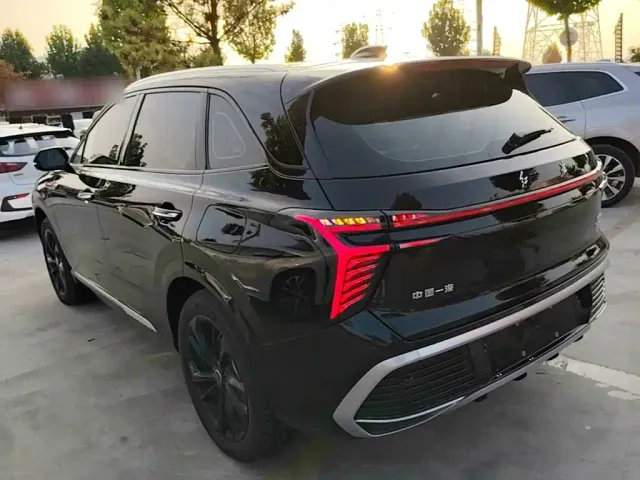 Hongqi HS3 PHEV — Фото автомобиля 4