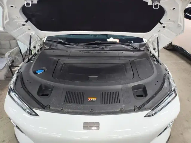 Geely Galaxy E8 — Фото автомобиля 19