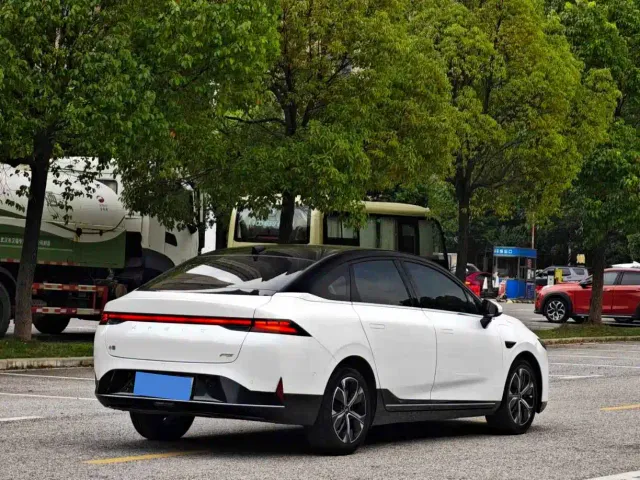 Xpeng P5 — Фото автомобиля 7