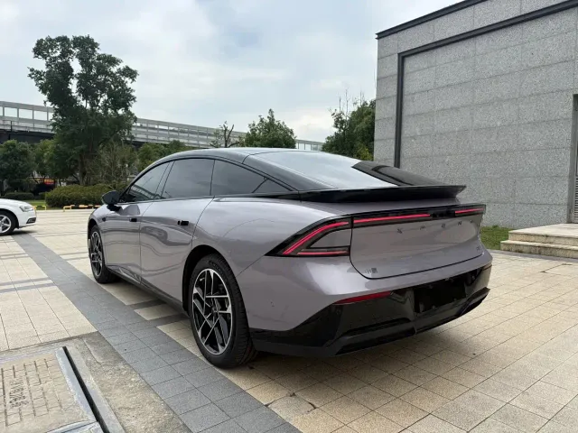 Xpeng P7+ — Фото автомобиля 15