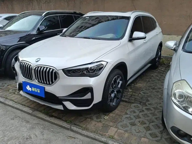 Фотография автомобиля — BMW X1
