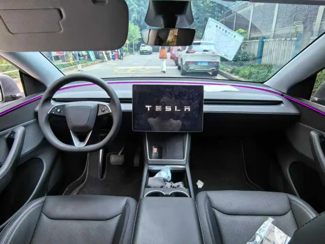Tesla Model Y — Фото автомобиля 3