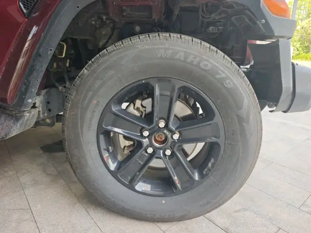 Jeep Wrangler — Фото автомобиля 4