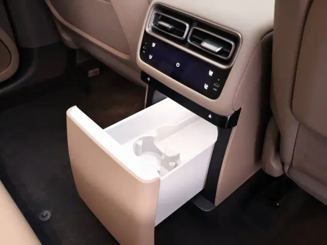 Li Auto i6 — Фото автомобиля 24