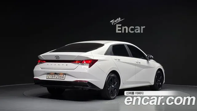 Hyundai Avante CN7 — Фото автомобиля 2
