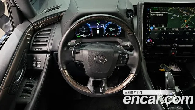 Toyota Alphard — Фото автомобиля 13