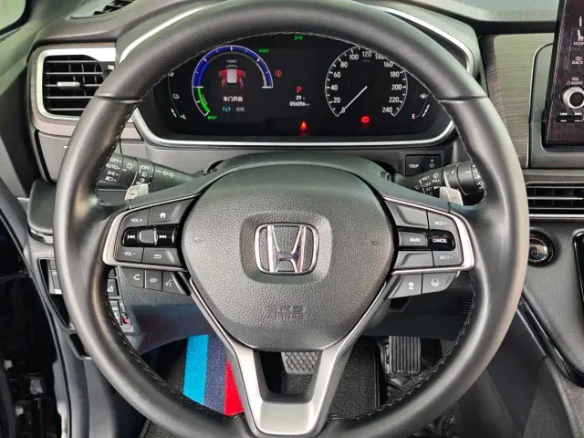 Honda Elysion — Фото автомобиля 13