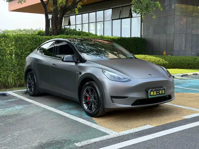 Tesla Model Y — Фото автомобиля 3