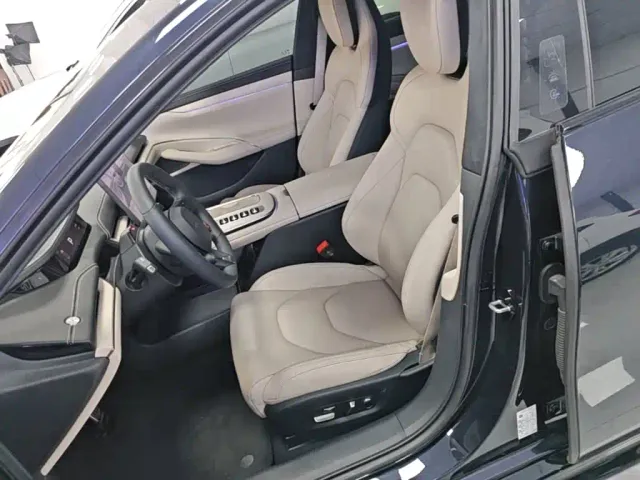 Xiaomi SU7 — Фото автомобиля 14