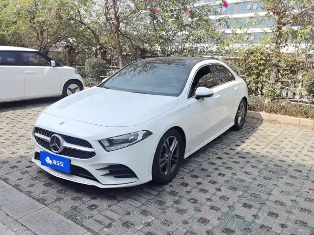 Фотография автомобиля — Mercedes-Benz A-Class