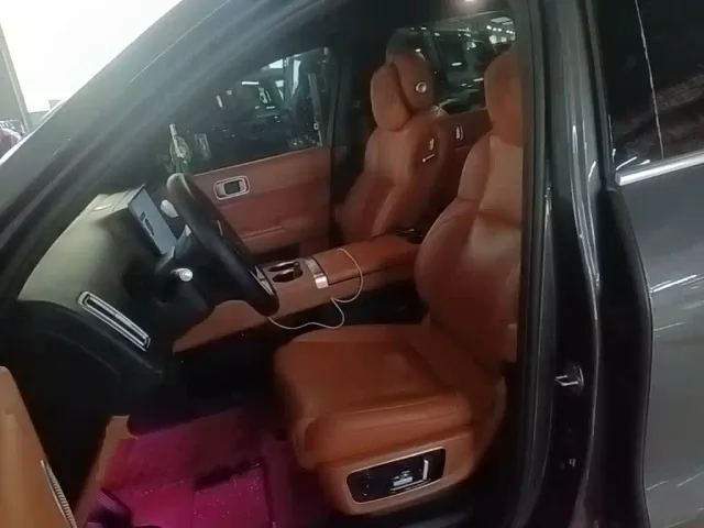 Li Auto L9 — Фото автомобиля 14