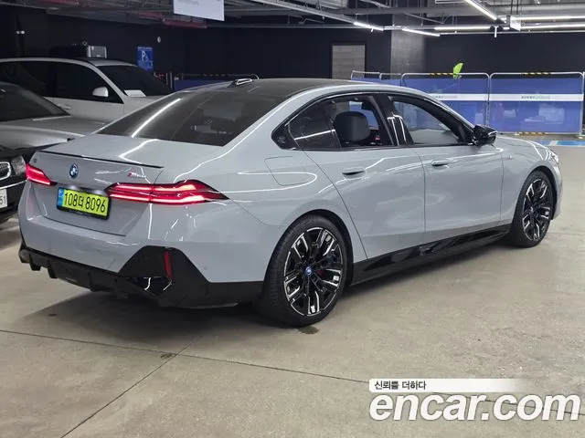 BMW i5 — Фото автомобиля 2