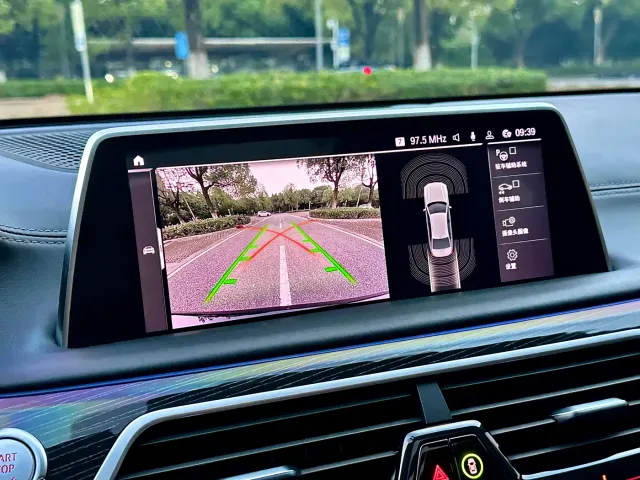 BMW 7 Series — Фото автомобиля 13