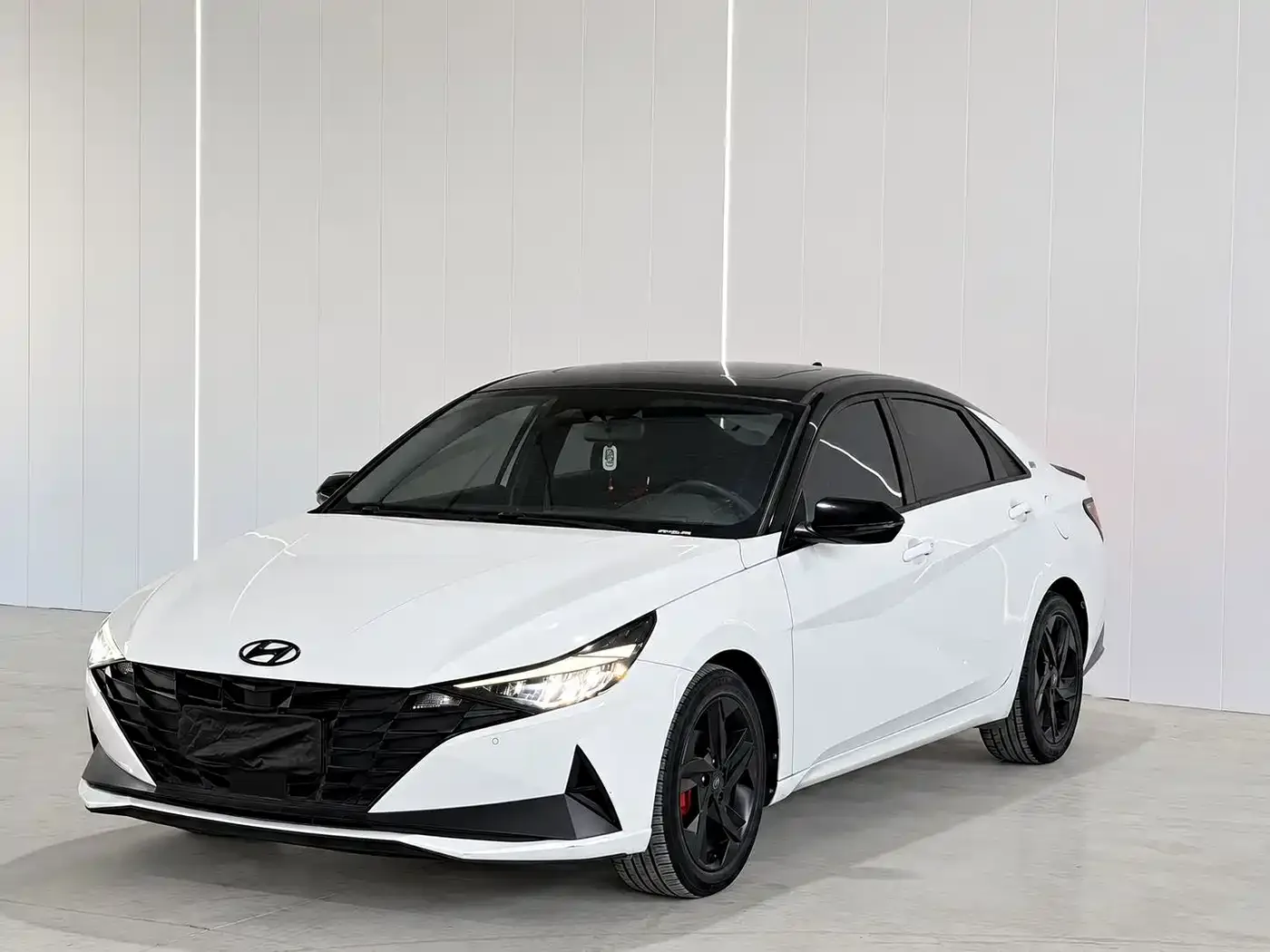 Фотография автомобиля — Hyundai Elantra