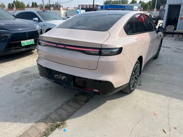 Leapmotor B01 — Фото автомобиля 9