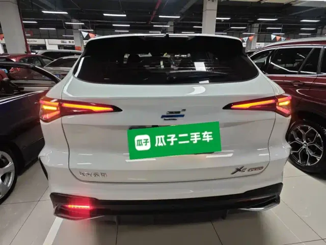 Changan X5 Plus — Фото автомобиля 5