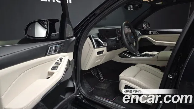 BMW X7 — Фото автомобиля 10