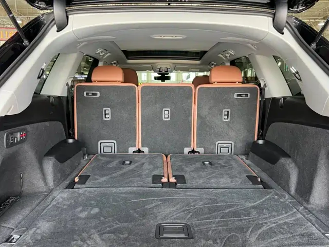 Audi Q7 — Фото автомобиля 24