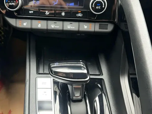 Hyundai Elantra 2023 Model 1.5L CVT LUX Premium Edition — Фото автомобиля 18