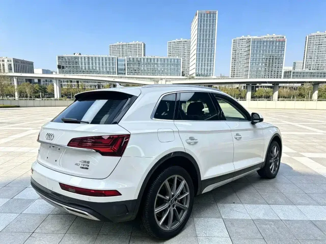 Audi Q5L — Фото автомобиля 8