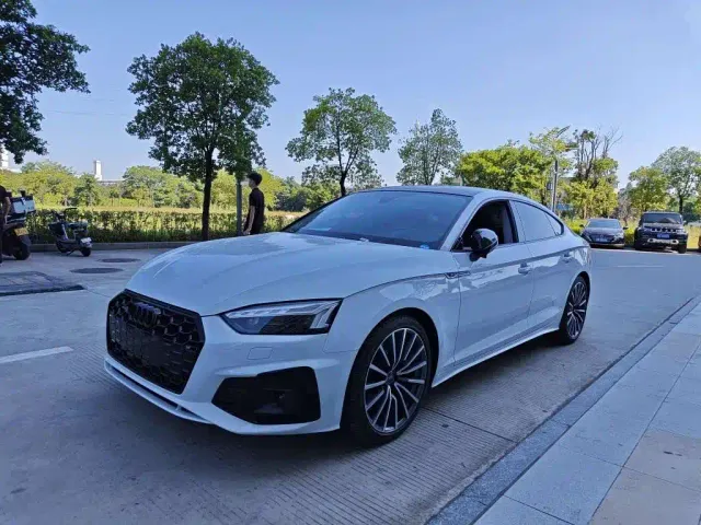 Фотография автомобиля — Audi A5