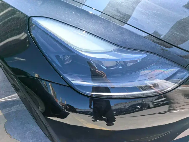 Tesla Model 3 — Фото автомобиля 5