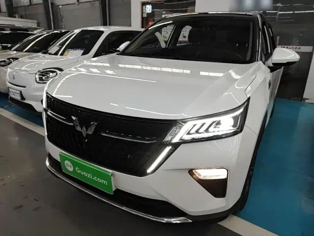 Фотография автомобиля — Wuling Asta