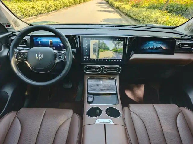Leapmotor C11 — Фото автомобиля 7
