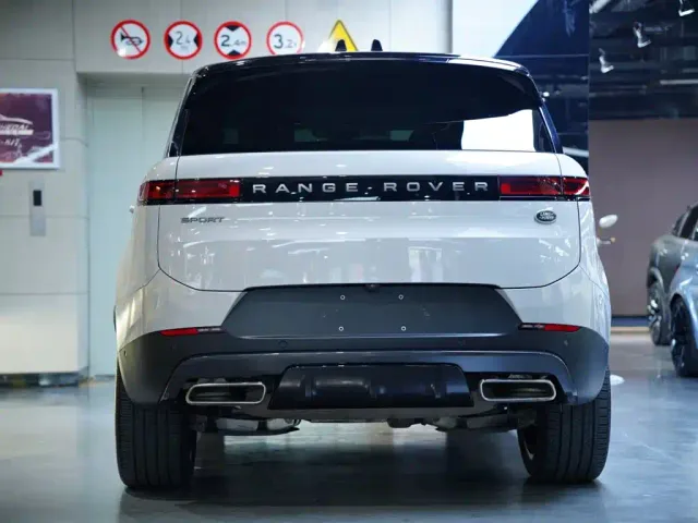 Land Rover Range Rover Sport — Фото автомобиля 7
