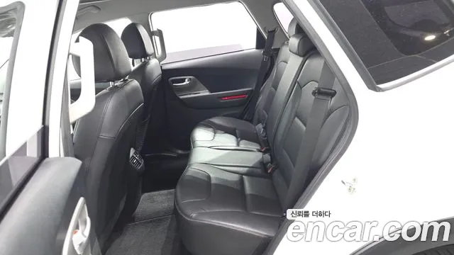 Kia Niro — Фото автомобиля 18