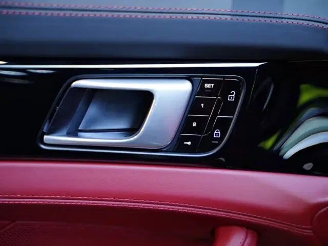 Porsche Panamera — Фото автомобиля 7