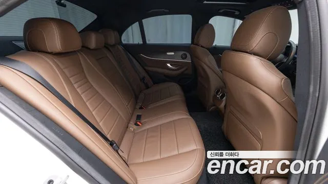Mercedes-Benz E-Class W213 — Фото автомобиля 10
