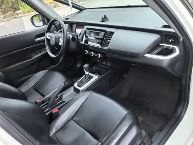 Honda Fit — Фото автомобиля 4