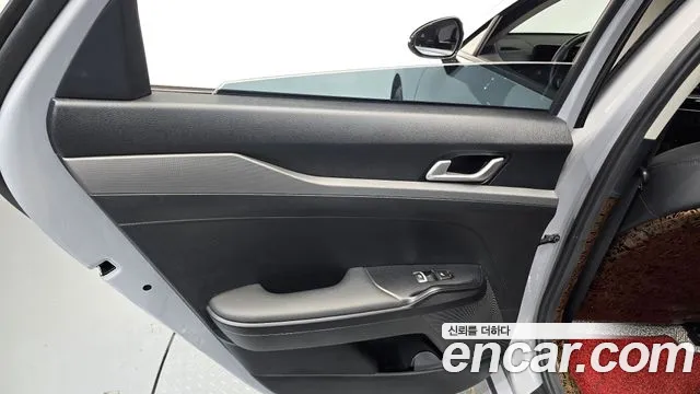 Kia K5 Новый K5 3 поколение 2.0 LPi(Для проката) — Фото автомобиля 25