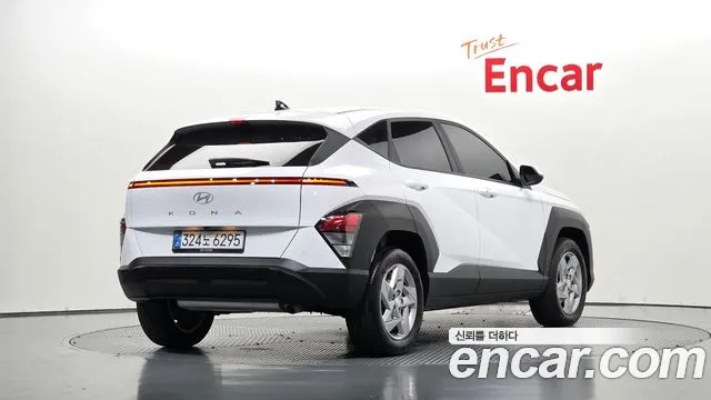Hyundai Kona — Фото автомобиля 2