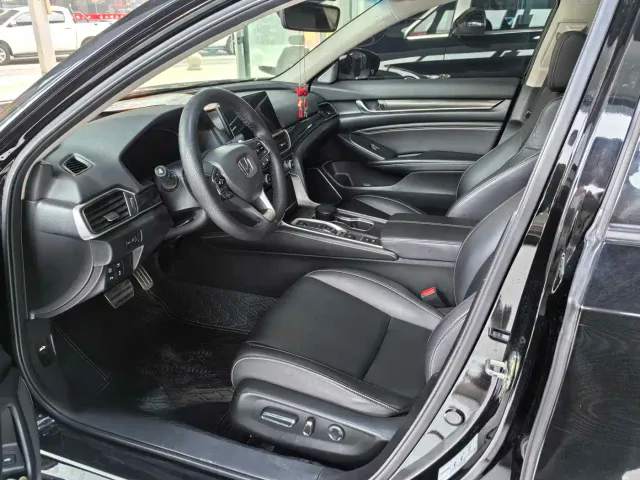 Honda Accord — Фото автомобиля 7