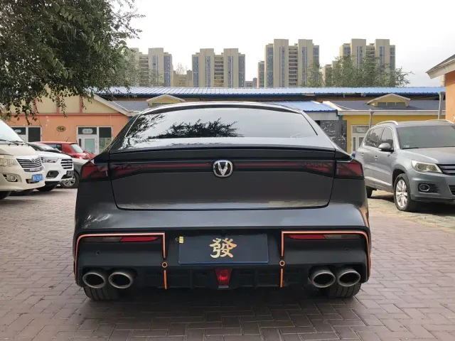 Changan UNI-V — Фото автомобиля 4
