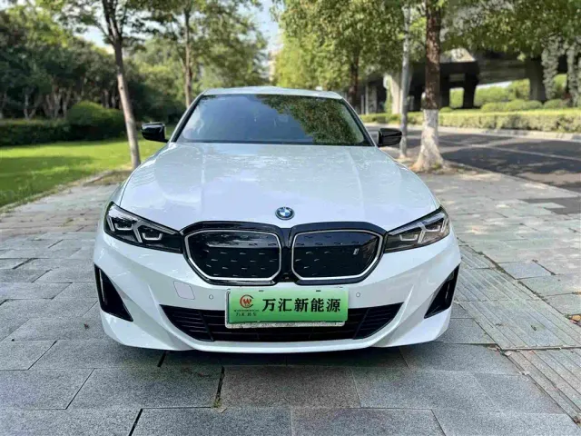 BMW i3 — Фото автомобиля 2