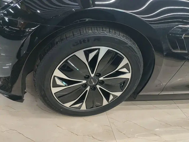 BYD Seal — Фото автомобиля 22