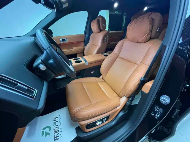 Li Auto L8 — Фото автомобиля 18